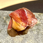 パルコ フィエラ - ④夏鹿
      〜〆てすぐに塩漬けした夏鹿と牡蠣フライに生ハム。塩味の効いたハムの旨味が合う。