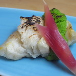 Kyou Ryouri Kiyojirou - 鱸の新緑焼は、うぐいす豆とれんこんを裏ごししたペーストで。
