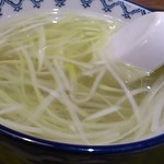 牛たん炭焼 利久 - 定食に付いてくるスープ