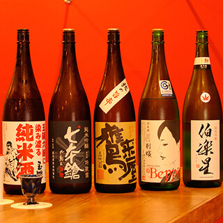 Enjoy carefully selected Japanese sake that offers a different taste every time you visit.