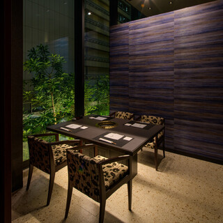 [All seats are completely private rooms] Enjoy a moment of relaxation in a sophisticated space ＿＿