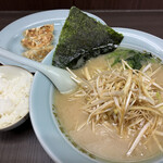 ラーメンショップ椿 - 醤油ラーメン餃子セット