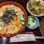 Toriyoshi - 親子丼1,200円、ご飯大盛り無料