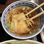 漢陽楼 - 雲呑スープ