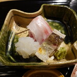 富小路 やま岸 - 明石の鯛、剣先烏賊、塩〆カマスの焼き霜