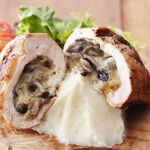 チキンのキノコ詰めとマッシュポテト Chicken Stuffed with Mushroom