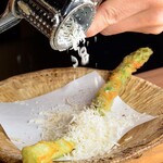 天ぷらとワイン 小島 - 料理写真:パルミジャーノ削ったアスパラ