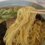 太郎 - やわらか中細縮れ麺！