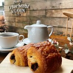 ラ バーズ スクレート ドウ ギャマン - 拘りショコラの、パンオショコラ