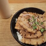 ベルサイユの豚 - 豚丼(850円)