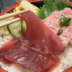 Sushi Jimbei - 適度な甘味でねっとりとした身質の赤身