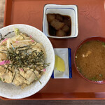 Tsutsumi Shokudou - カツ丼定食（700円）