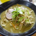 ラーメン 八海山 - 「とんこつカレーラーメン」（900円）