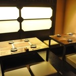 Jidori ryouri semmon ten mugen - 間接照明が寛げる空間を演出。ゆったり寛ろげる掘りごたつ席で、今夜もごゆるりと