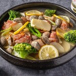 Limited time only! Lemon salt koji hotpot with chicken and clams