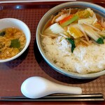 旬鮮たくま - 2022年10月18日(火) 中華丼600円(ご飯大盛無料)