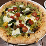 ナポリの下町食堂 - 彩り野菜とモッツァレラチーズのバジルソース