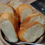 自然派バル Vin - シチューに付くバケット