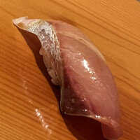 鮨 あらい - 追加の縞鯵の漬け。高知の天然です