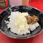 王道家直系 IEKEI TOKYO - 【再訪】半ライス(無限ニンニク＋マヨを乗せる)