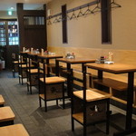 鳥げん - 左側がカウンター席です。