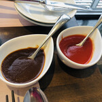 厳選洋食さくらい - オムライス用デミソースとケチャップ