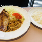 厳選洋食さくらい - 黒豚の生姜焼き　サイドのパスタまでも美味しかったらしい
