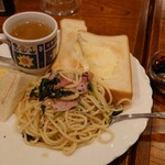 テラス - 日替わりランチプレート ホウレンソウとベーコンの塩パスタ 800円