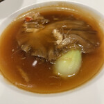 狗不理 - Ｃコース５０００円。ふかひれ姿煮。なかなか立派な品で、想像以上に美味しかったです（╹◡╹）