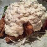 Japanese Dining ゑびすダイニング - 鶏のから揚げ・・・毎度のことながらタルタルソースたっぷりでお願いしています。
