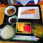 お食事処 河童 - 日替わりワンコインランチ・塩秋さけ定食　５００円（税込）【２０２２年１０月】