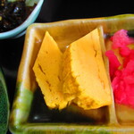 お食事処 河童 - 日替わりワンコインランチ・塩秋さけ定食　５００円（税込）の玉子焼きのアップ【２０２２年１０月】