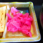 お食事処 河童 - 日替わりワンコインランチ・塩秋さけ定食　５００円（税込）の漬物のアップ【２０２２年１０月】