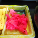 お食事処 河童 - 日替わりワンコインランチ・塩秋さけ定食　５００円（税込）の漬物のアップ【２０２２年１０月】