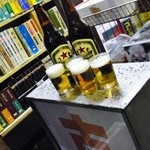 かとりや - 看板をテーブルにしたのは初めて（笑）
      