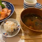 Shokudou Mitsu - 小鉢は南蛮漬け、汁椀は赤だし味噌汁でした。
                        