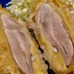 とんかつ七井戸 - 軍鶏モモ肉の断面
