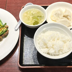 陳家私菜 - 牛肉とニンニクの芽炒め　定食サービス