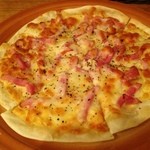 タルトフランベ　ベーコンタマネギ