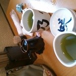 咲乃家 - お茶と醤油の皿はいつものです