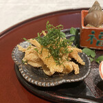 あざみ野 割烹 SEKIDO - 白魚を柿の種をまぶして揚げたもの。カレー風味。すっごく美味しい！！サクサクで香ばしいです。