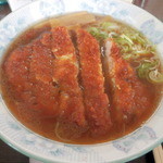 ふぁみりぃ佐藤軒 - かつラーメン（正油）800円