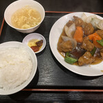 都飯店 - 黒酢酢豚定食