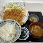 三喜食堂 - チキンカツ定食　半ライス　750円