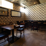 トラットリア　デラ　メーラ - 新たにリニューアル！もともとサラダバーでした場所を、仕切り付きのテーブル席空間にリノベーション。お食事会に最適な空間。お誕生日会などにもおすすめです。