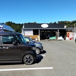 しーらすAQUA - 駐車場も広いです。海も見えて良い場所です。