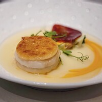 銀座 レカン - 太刀魚と帆立貝のヴィエノワーズ カリフラワーとムール貝のヴルーテ チョリソ風味