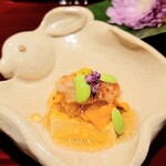 銀座 しのはら - ウサギの器に