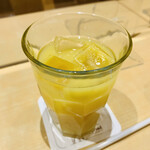 ヴァサラロード - シネマプラスでサービスのオレンジジュース