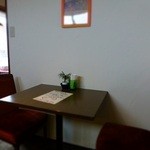 ペペキッチン - ２人掛けのテーブル席